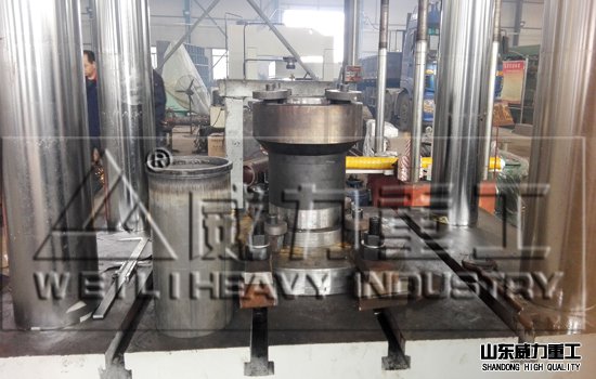 四柱油壓機(jī)