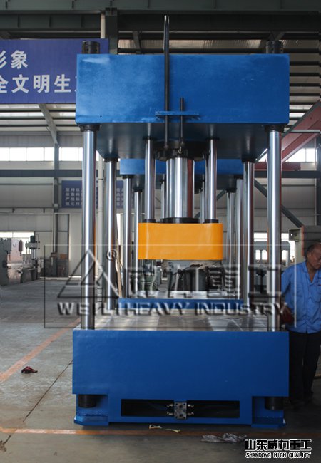 250噸四柱油壓機定做生產(chǎn)完成圖