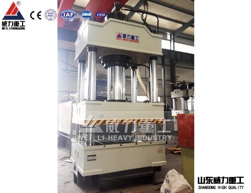 三梁四柱油壓機(jī)廠家車間實(shí)景圖