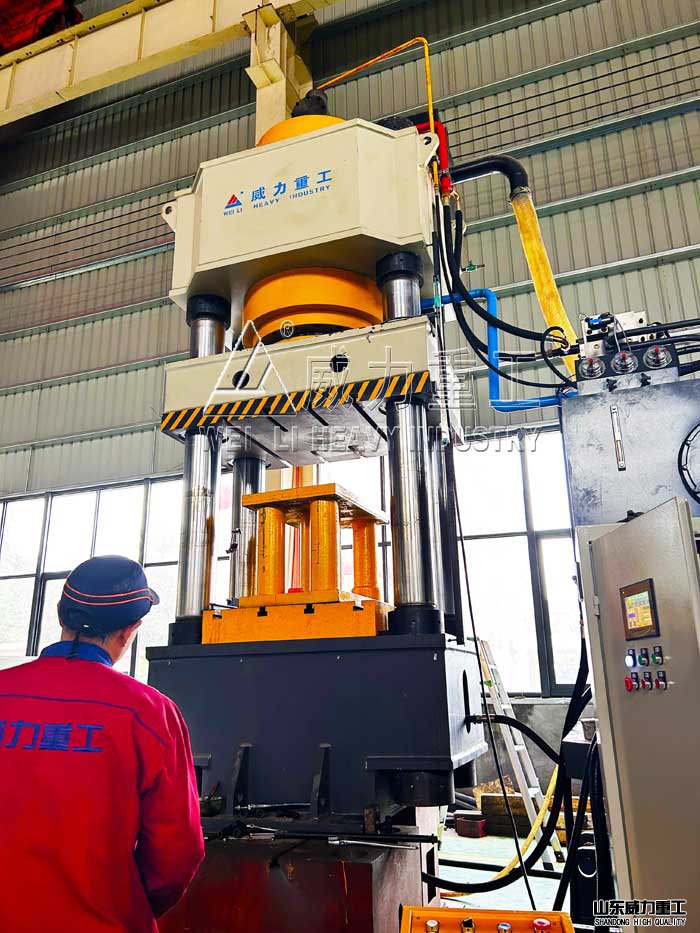 履帶板鍛造液壓機調(diào)試